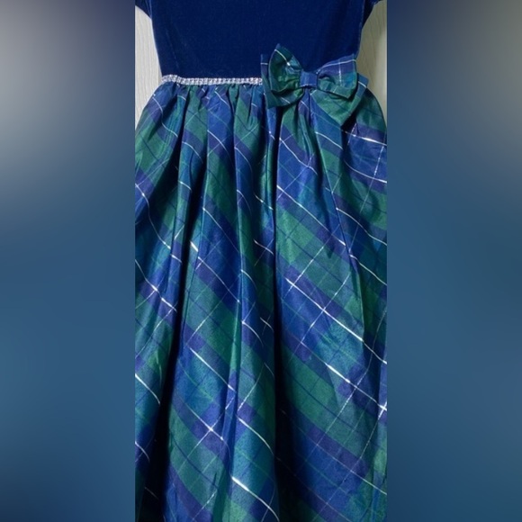 Tahari Girl, Velvet Top Dress and Plaid Skirt. Size 8 - Picture 6 of 9